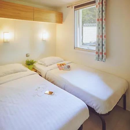 אתר קמפינג Camping La Vallee - Roan *